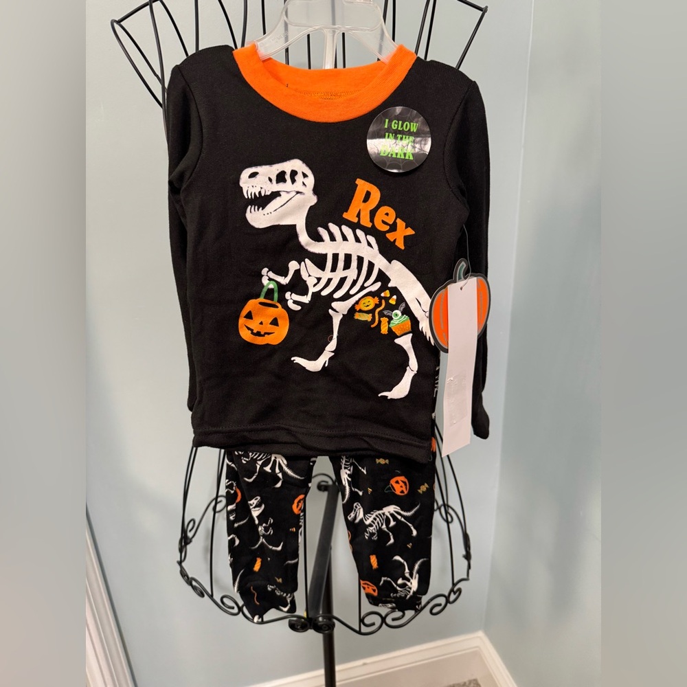 Pjs & Pumpkins Halloween Pajamas 24m 24 months Black T Rex Candy Corn Skeleton